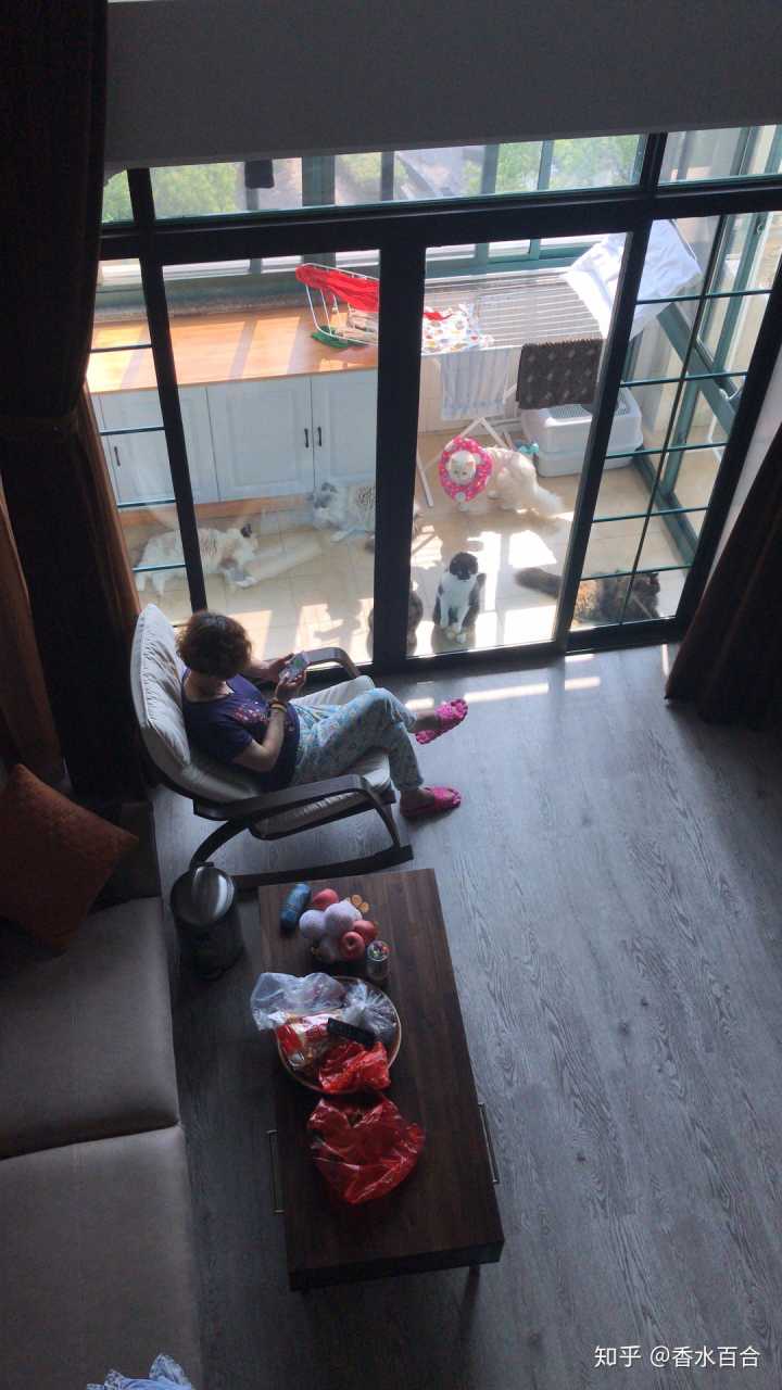 买了高层的人怎么样了,买了顶楼的房子后悔了吗