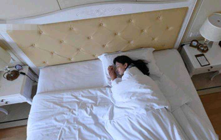 凶宅试睡员上万工资,试睡员一个月挣多少钱