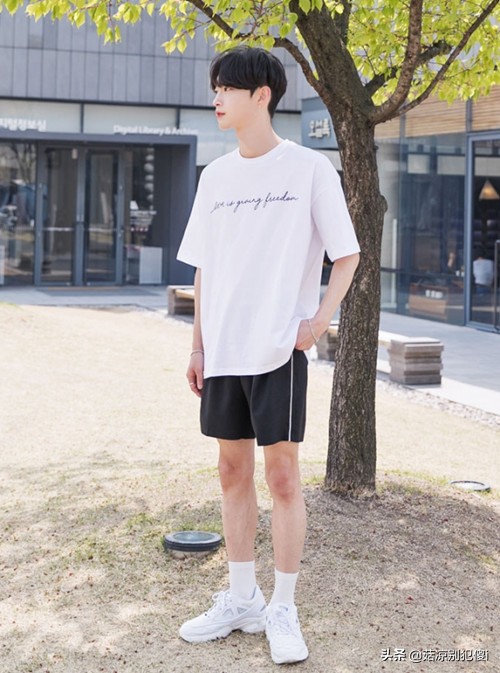 夏季男生polo帅气穿搭,男生夏季最潮流穿搭