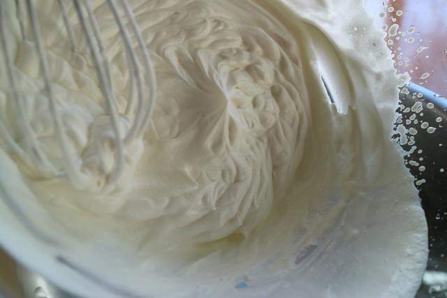 烘焙新手入门教程如何打发奶油,烘焙基础教学之打发淡奶油