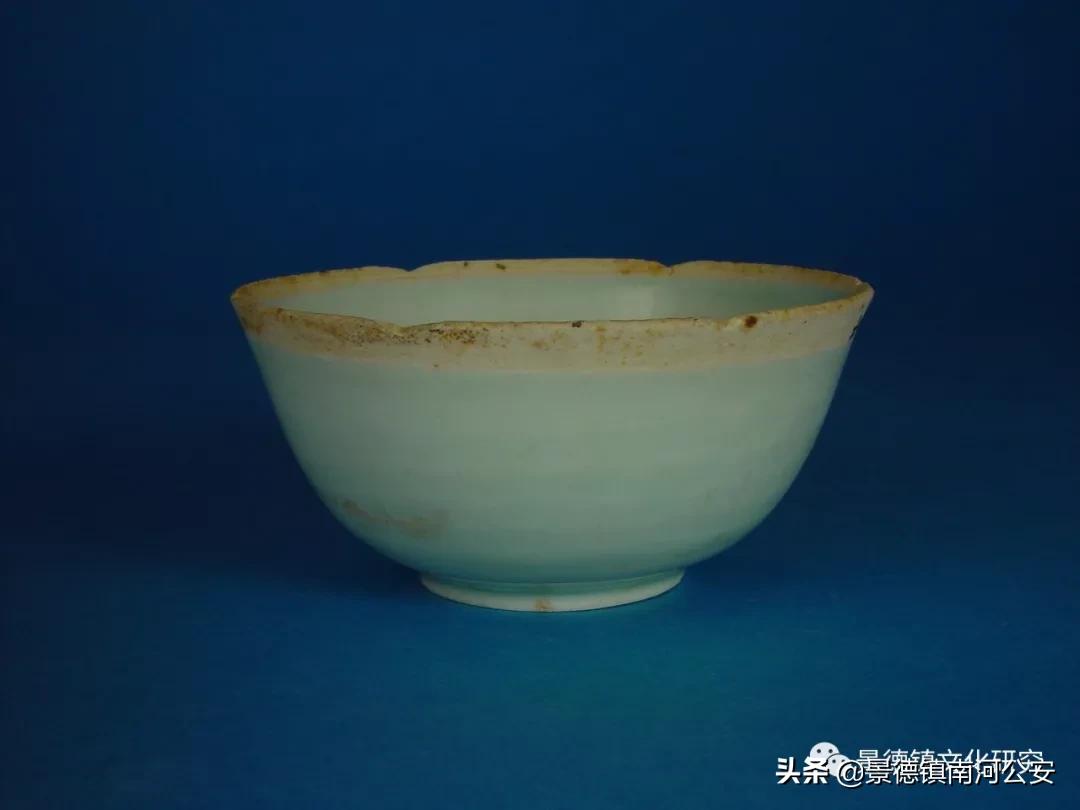 瓷器鉴定宋元青白瓷的时代特征,宋元时期景德镇青白瓷佛像底座