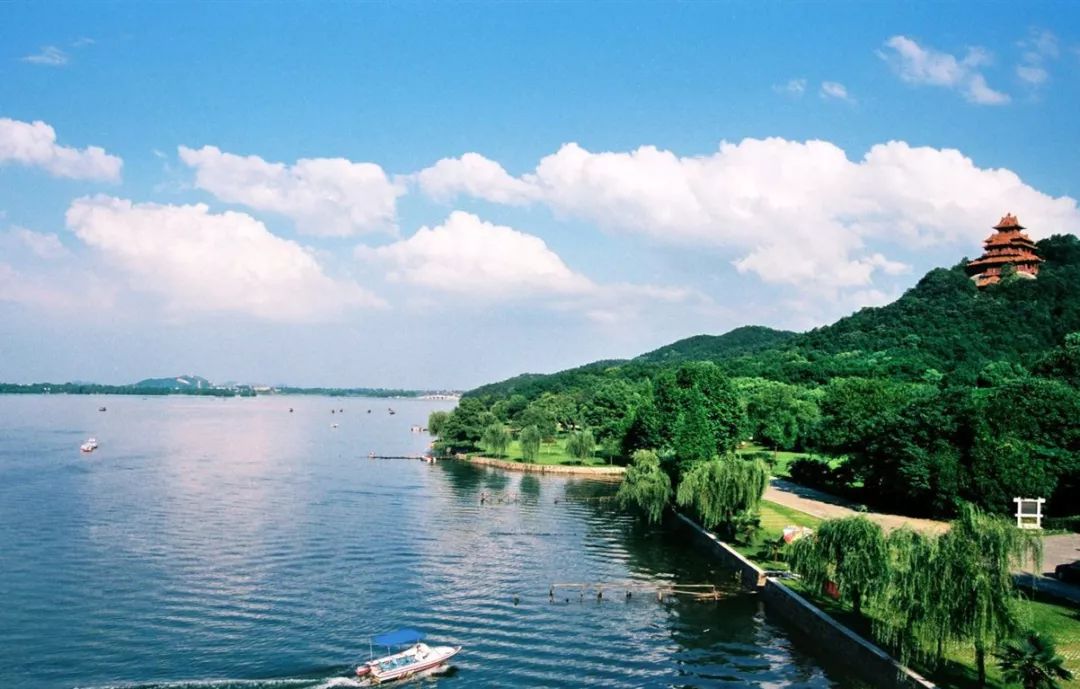 睡遍全国15个景区里的如程美宿，2岛3湖4山6古镇任你玩