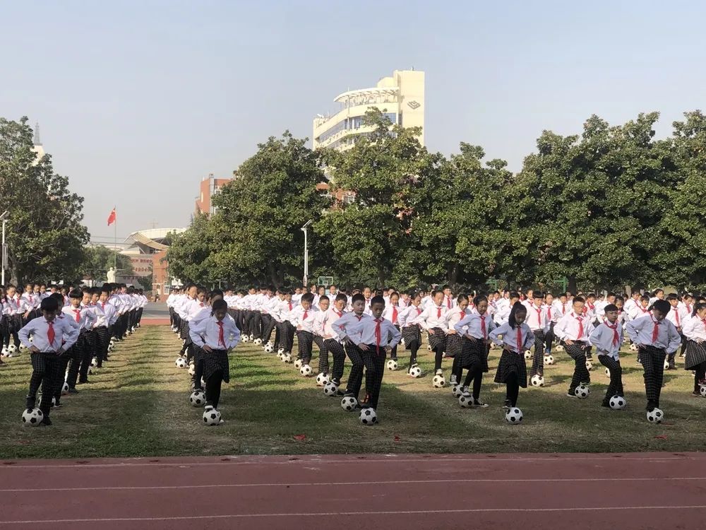 小学校园足球比赛的超燃时刻,漯河小学足球比赛的视频