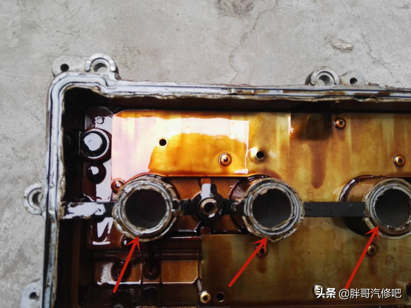 二手车发动机下面漏油后续怎么办,二手车漏油怎样看