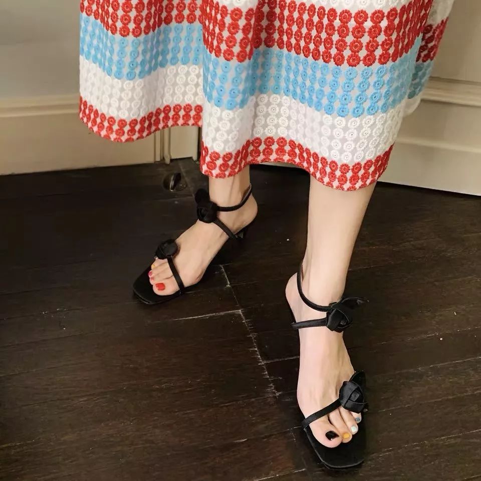 脚长怎么选鞋显脚小,脚胖脚宽不好看穿什么鞋