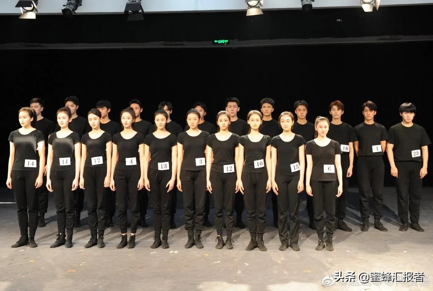 谈莉娜方回应穿假货p图,谈莉娜方回应穿高仿