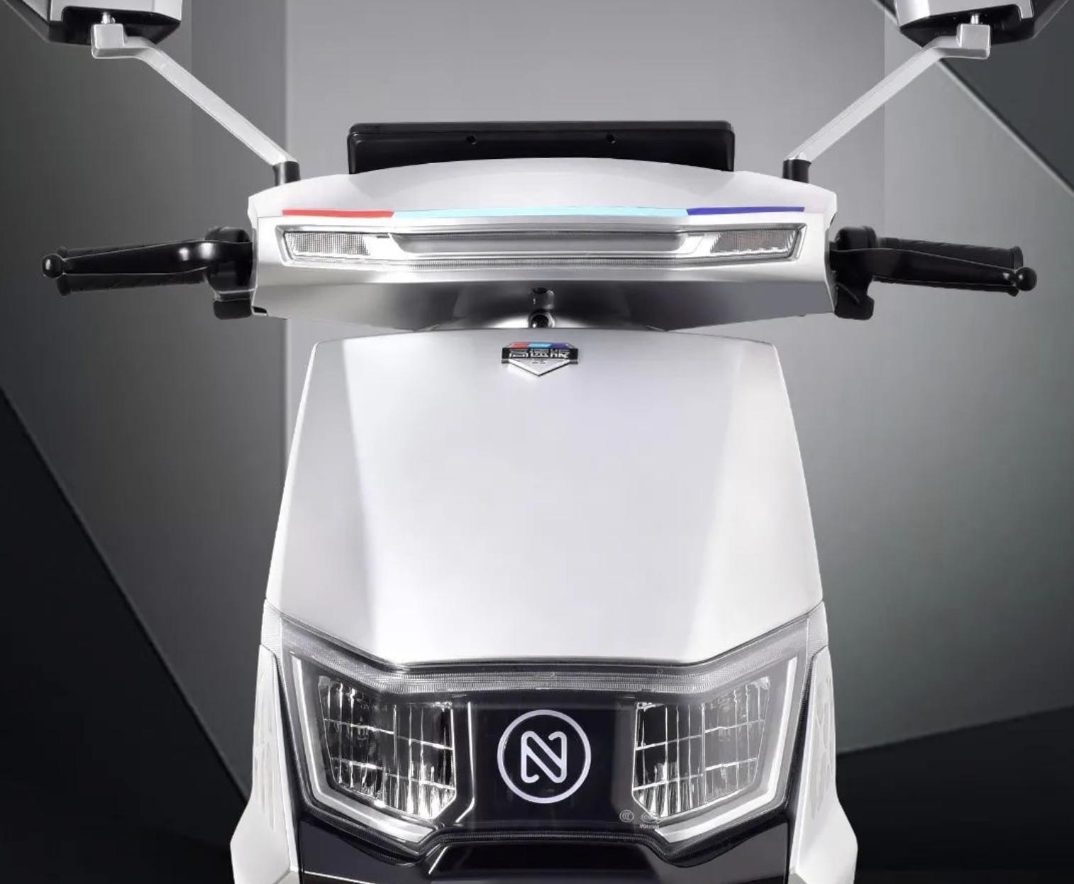 新蕾和台铃电摩买哪个好,新蕾电动车n5高速版