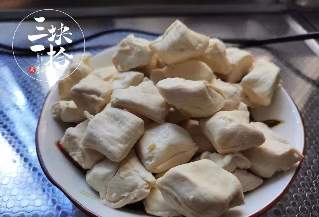 昆明疫情期间日销400000块,一口咬出“豆浆”的豆腐,在家就能吃