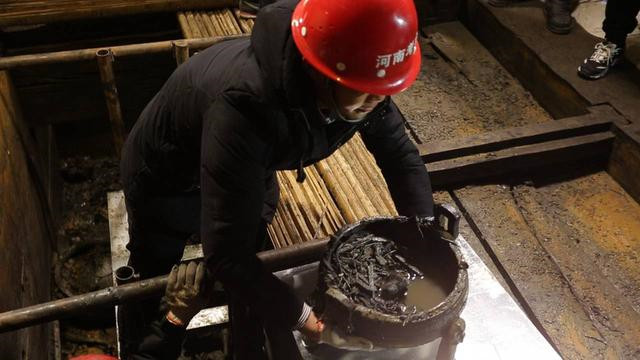 河南古墓挖出一锅牛肉汤带着骨头,2017信阳楚国大墓挖掘