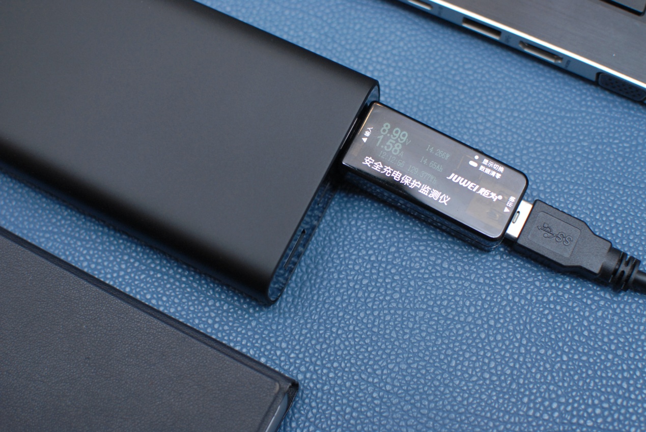小米移动电源3超级闪充版最高55W,小米移动电源3超级闪充和高配版