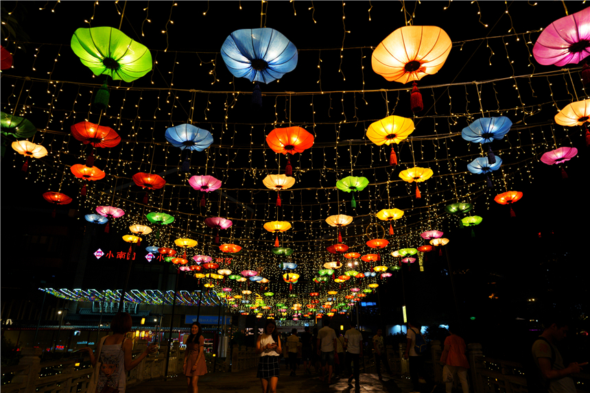 阳朔西街最近是否热闹,广西阳朔西街简介