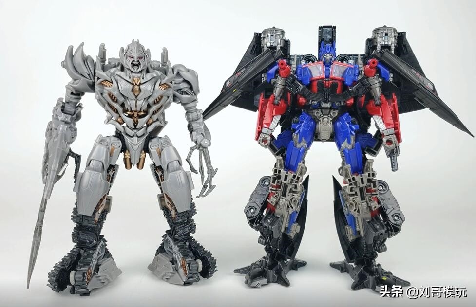 擎天柱最强形态变形金刚4,擎天柱和天火擎天柱合体