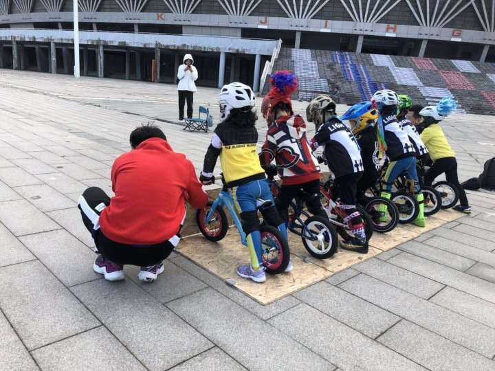 不扎堆不聚集宣传视频,不聚集不扎堆周末周边公园