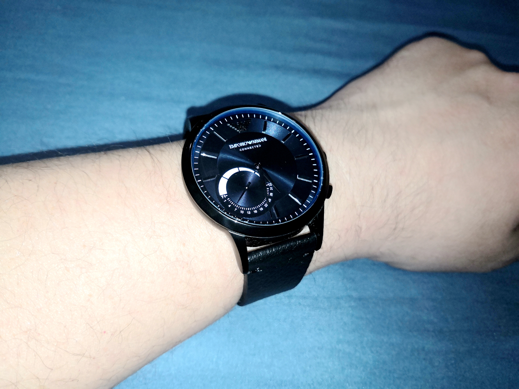 适合年轻人的手表潮牌,阿玛尼镂空手表评测