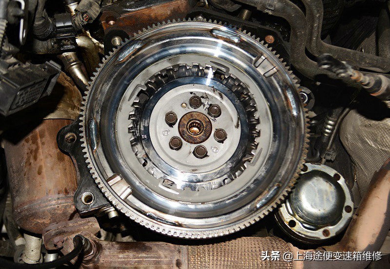 高尔夫dq200干式双离合报6挡故障,高尔夫dq250变速箱