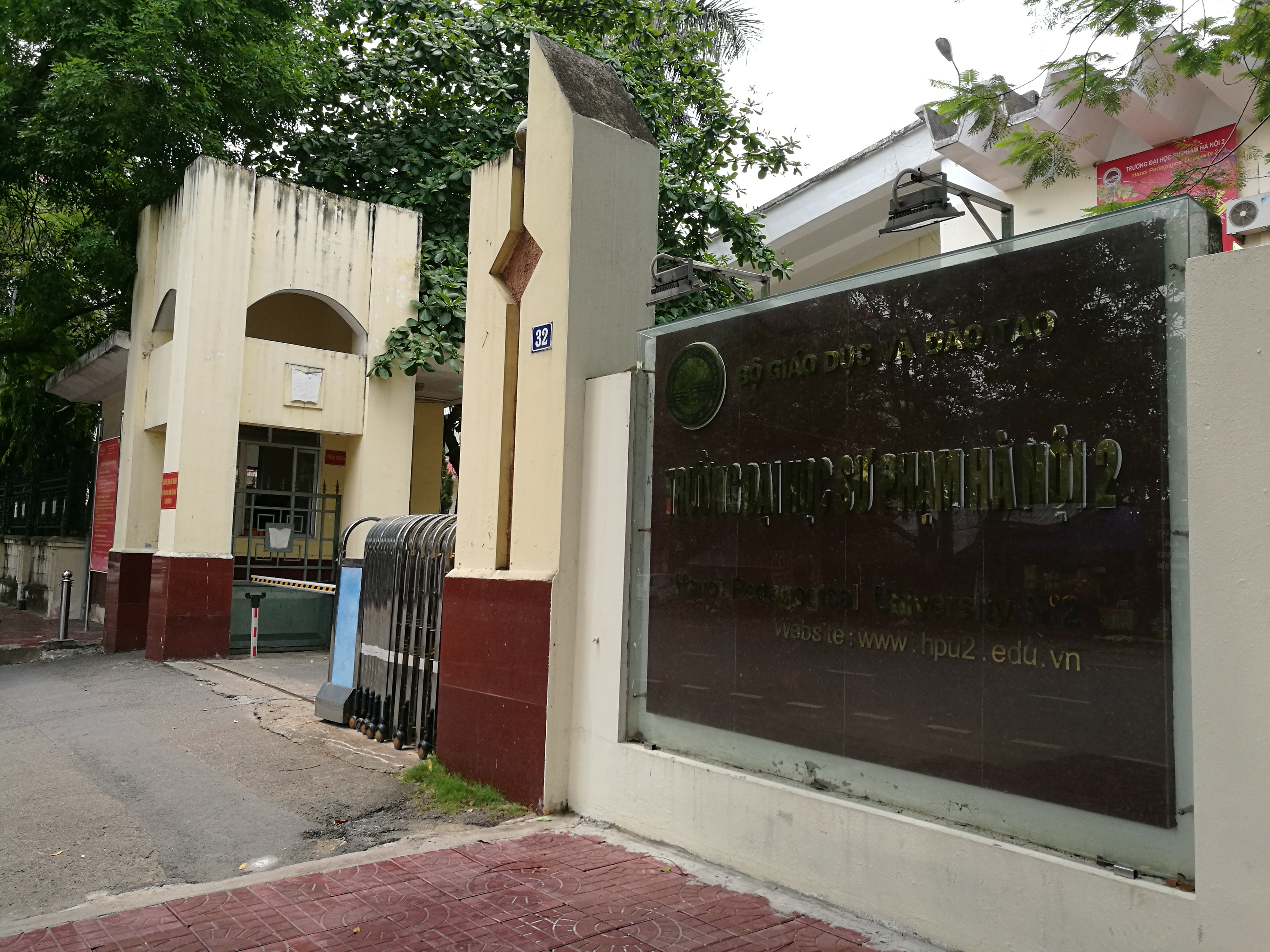 越南小妹独自野外深山探险,越南旅游奇遇记