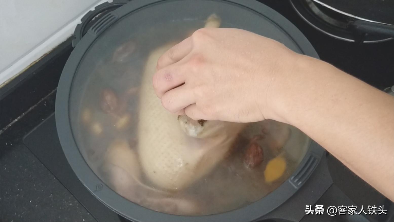 秘制咸香焖鸭肉,咸香煎鸭肉