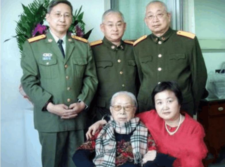 傅涯，陈赓病逝后抚养4幼子，临终遗言要求陈赓和王根英烈士合葬