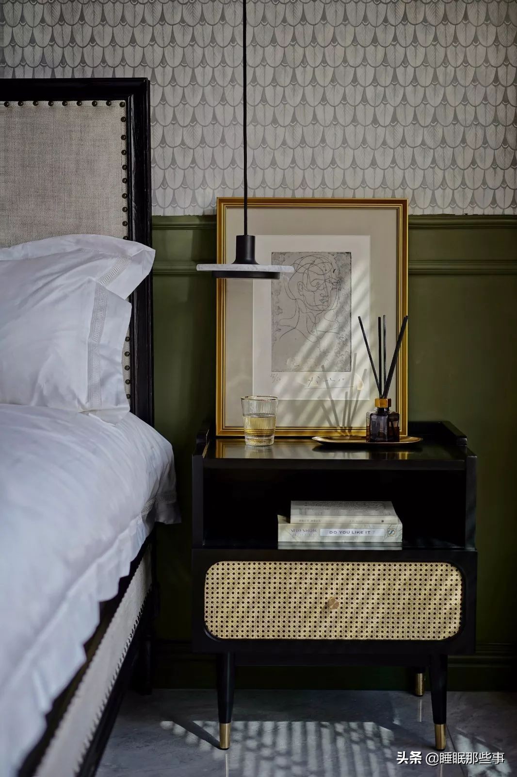 看了一眼她家的绿墙，我觉得我家还可以再抢救一下