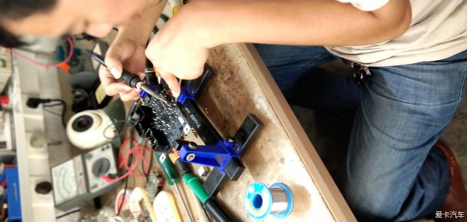 标致307汽车远光灯关不掉怎么解决,远光灯的正确关闭方法