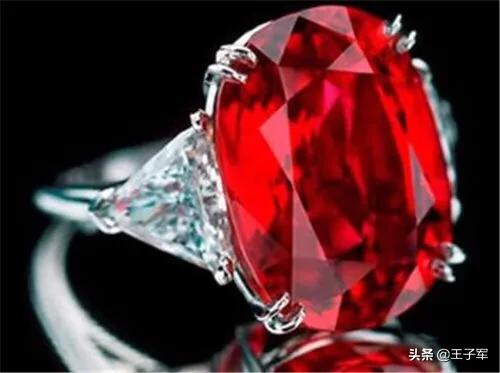 红宝石翡翠真假 (假蜜蜡和翡翠的区别)