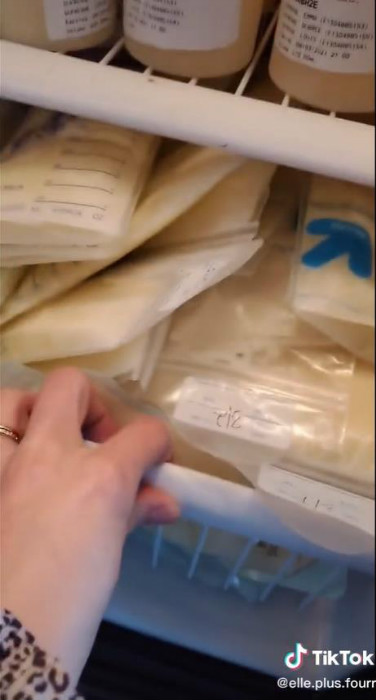 妈妈记录三胞胎一天奶量,三胞胎妈妈喂小宝宝