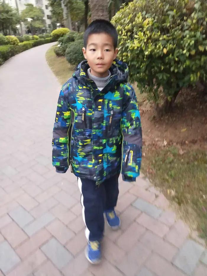 电光火石之间一道红色闪电,电光火石发射