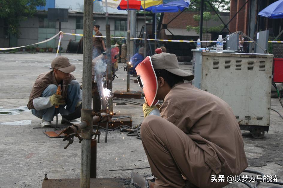 高中毕业没考上大学学什么手艺,男生不上学了学什么手艺有前途