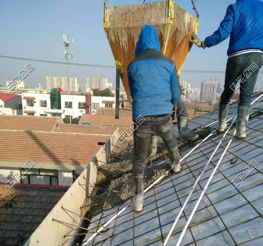 农村浇顶自建房,农村修建两层房屋15万小别墅