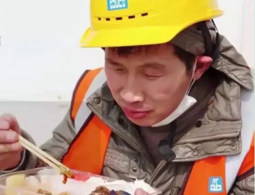 确诊4万多例……熬不住了看看他们!