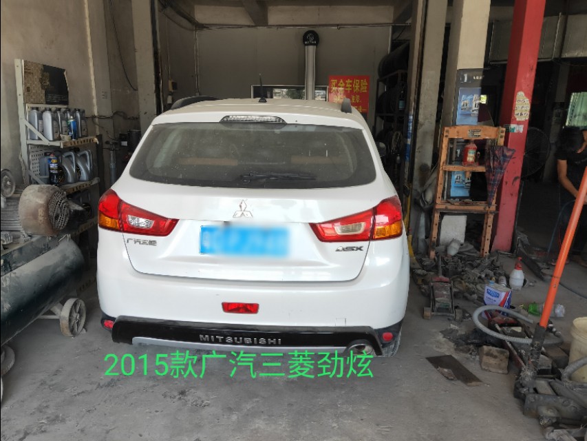 三菱劲炫保险丝在哪,2014款广汽三菱劲炫保险盒图解