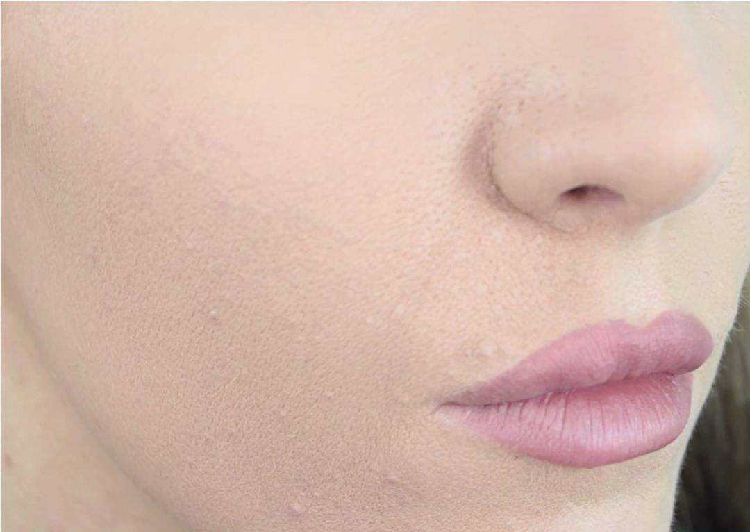 卡粉起皮怎么救,卡粉浮粉起皮脱妆怎么办