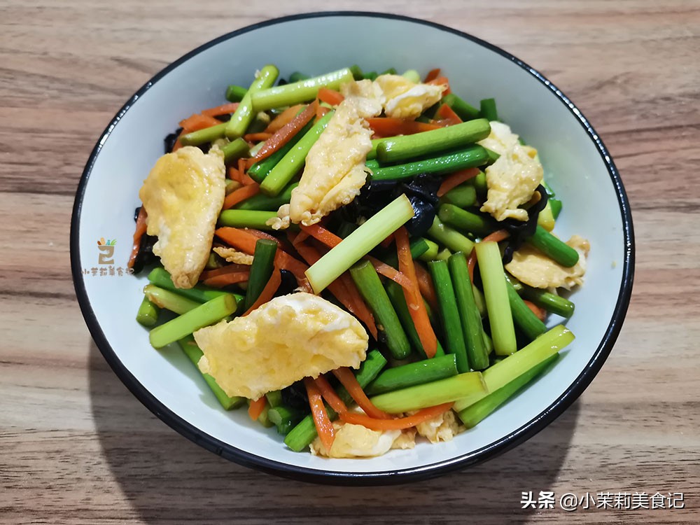 炒蒜薹容易糊怎么回事,炒蒜薹放葱花不