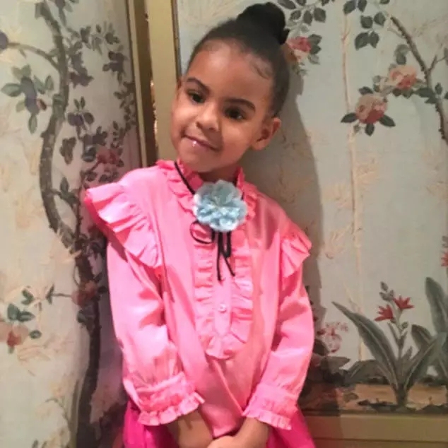 王诗龄戴的珠宝,王诗龄戴卡地亚手镯多少钱