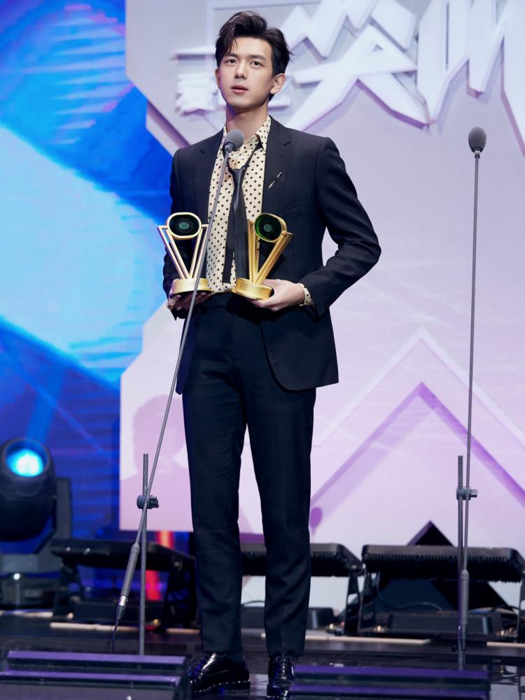 肖战白敬亭身高,肖战和白敬亭身高