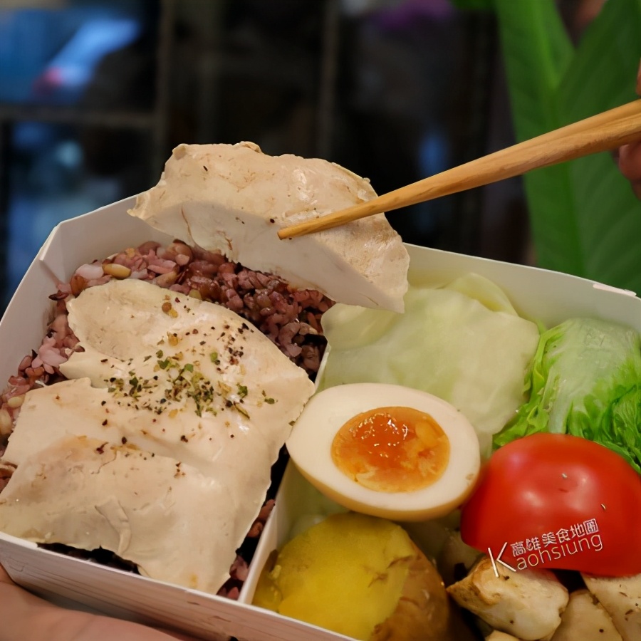 健康餐盒惊见巨大龙虾！隐身高雄巷弄12月底前还买一送一