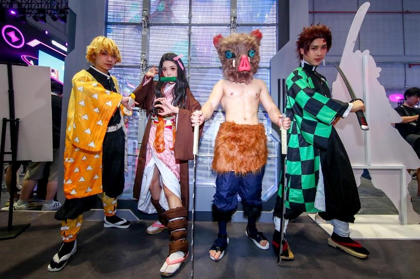 梦幻联动二次元狂欢ROG信仰星球空降BW2021