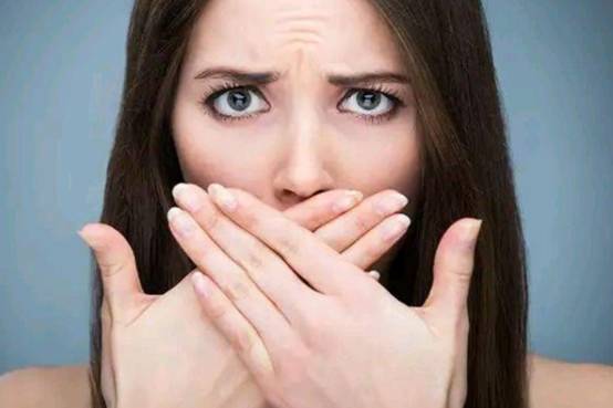 女生身上不是香水味是烟味,女人身上有一种不好闻的味道