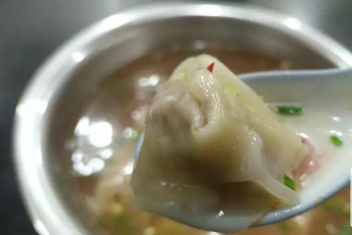 在桂林有好吃的火锅,在桂林的美食街