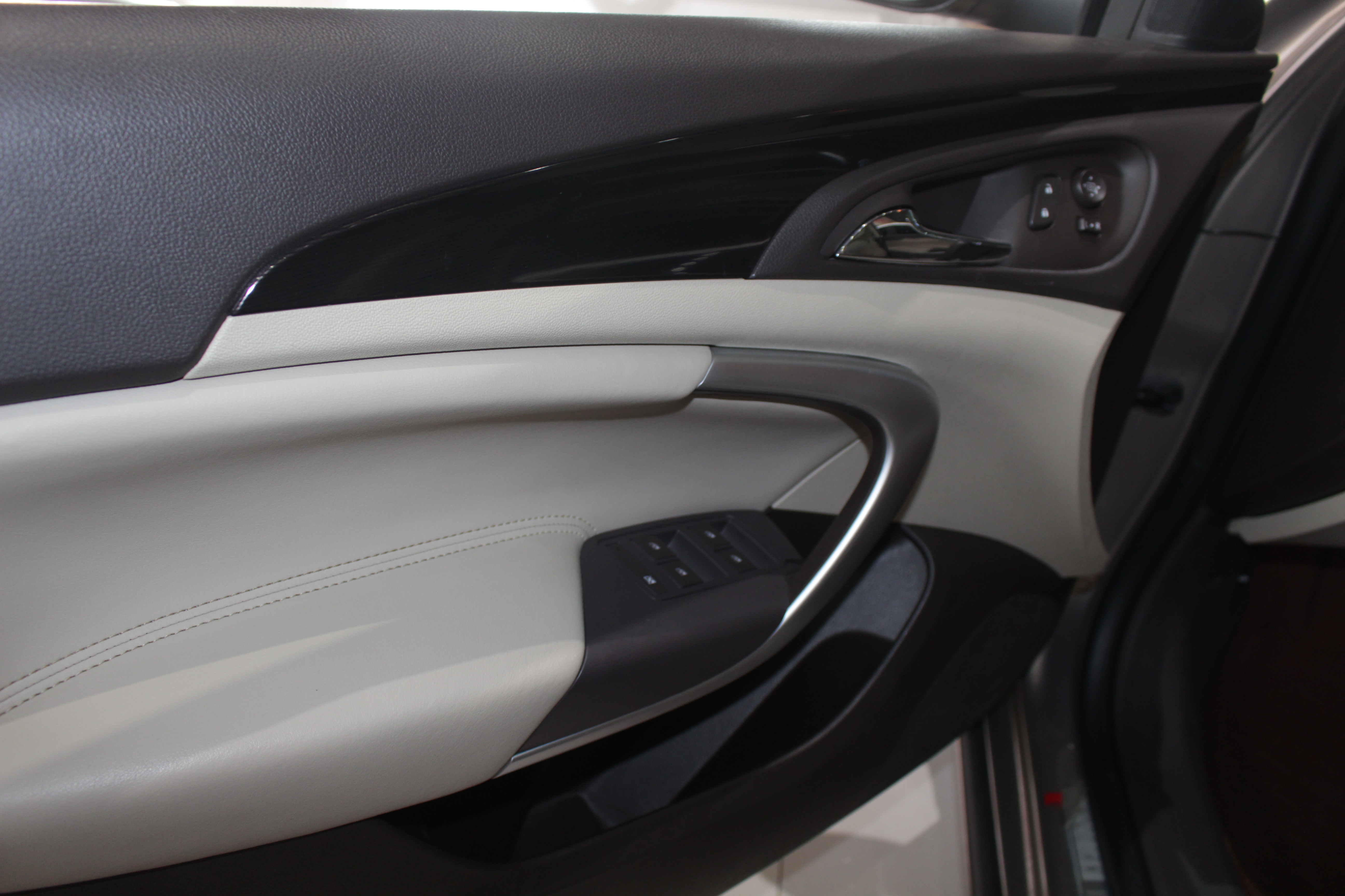 09年别克君威2.4二手车现在多少钱,别克君威2013款2.4l二手车价格