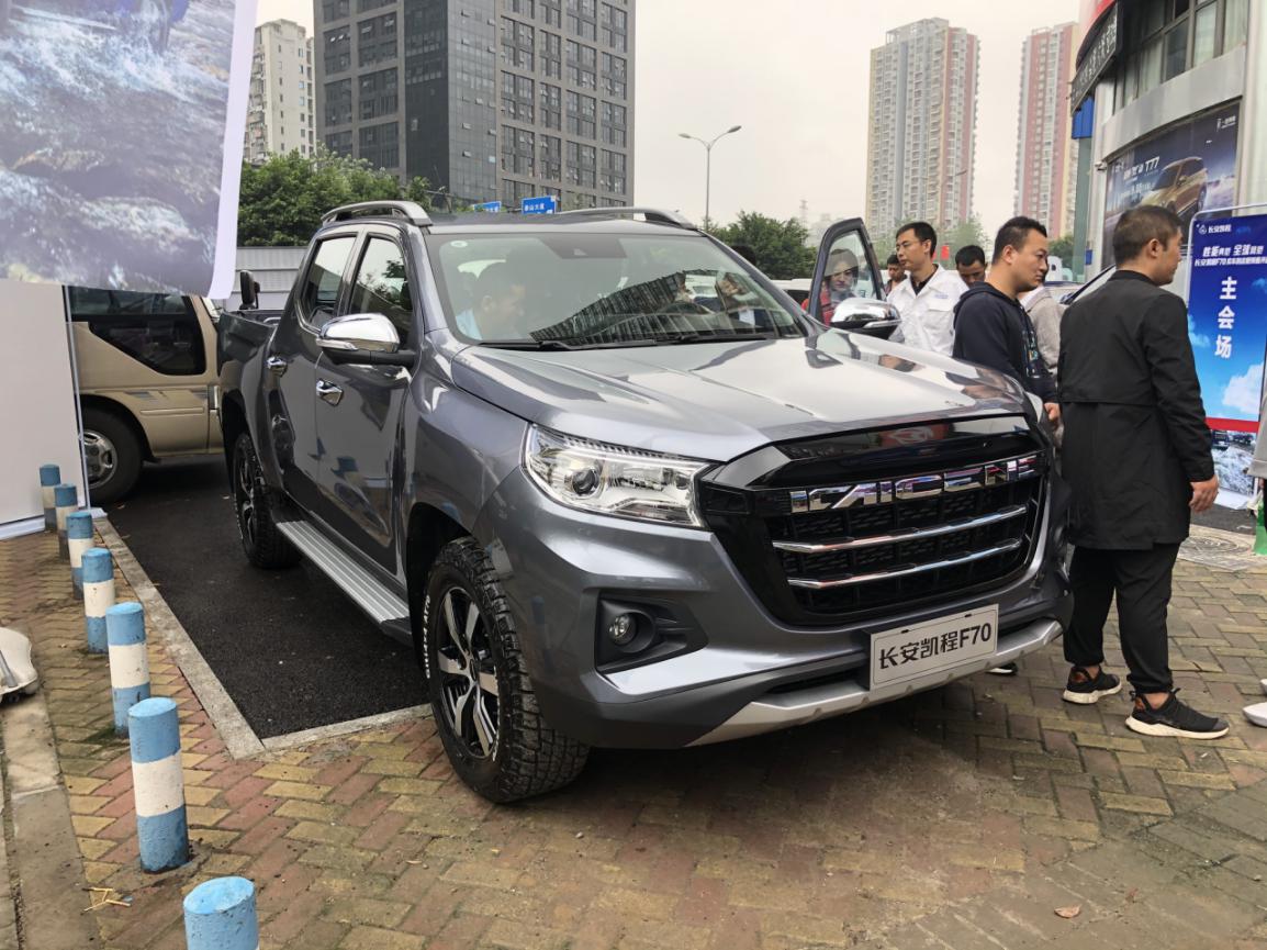 长安凯程f70皮卡越野视频拉货,长安凯程f70皮卡空间实测