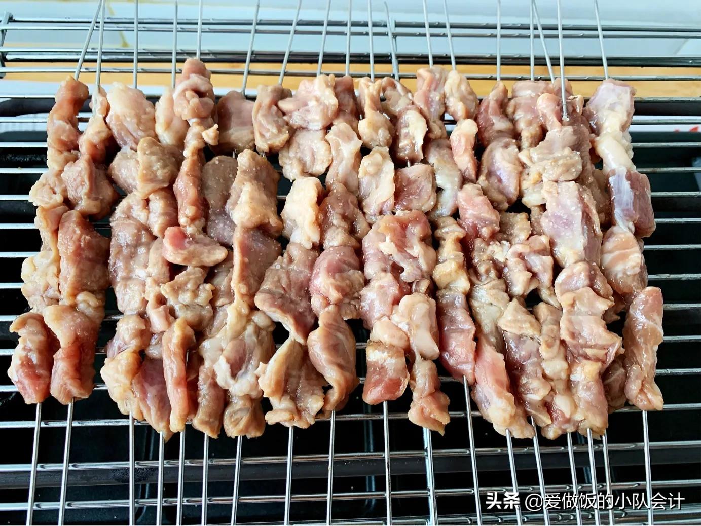 羊肉串可以直接烤么,羊肉串怎么烤能烤出烧烤店的味道