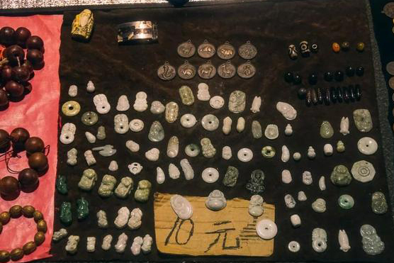 广州鬼市凌晨3点到5点,广州天河晚上凌晨鬼市摆摊