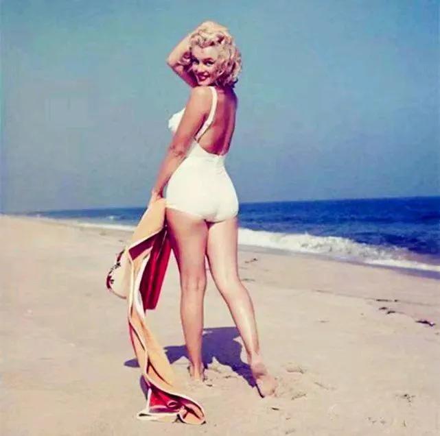 21张罕见的历史老照片：1931年在英国街头香烟贩卖机，投一币一支