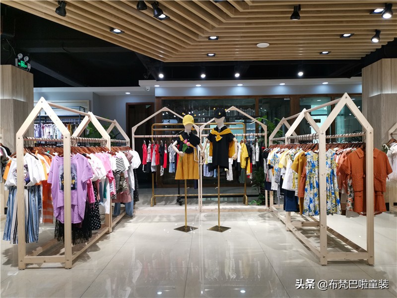 童装店每天怎么发朋友圈吸引人,童装卖货技巧与方法