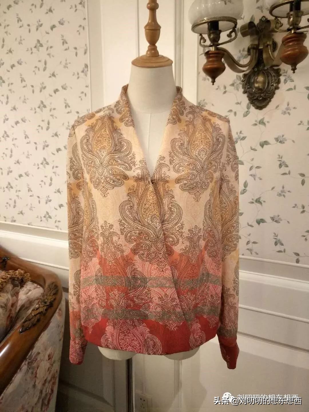 亮橘色穿搭,一日一look怎么搭配衣服