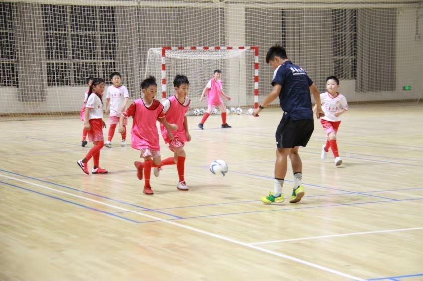 茵训实践意气风发，七十华诞风采依旧