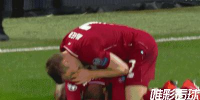 利物浦众将与全场球迷大合唱,利物浦巴萨队歌