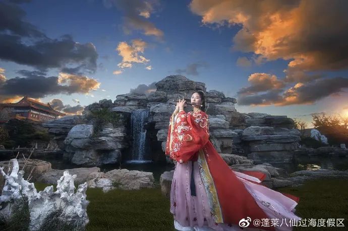 在蓬莱三仙山风景区美妙的取景,古风小姐姐如此惊艳堪称大片