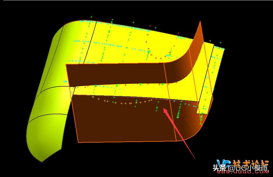 摩托车后备箱逆向渐消面处理技巧